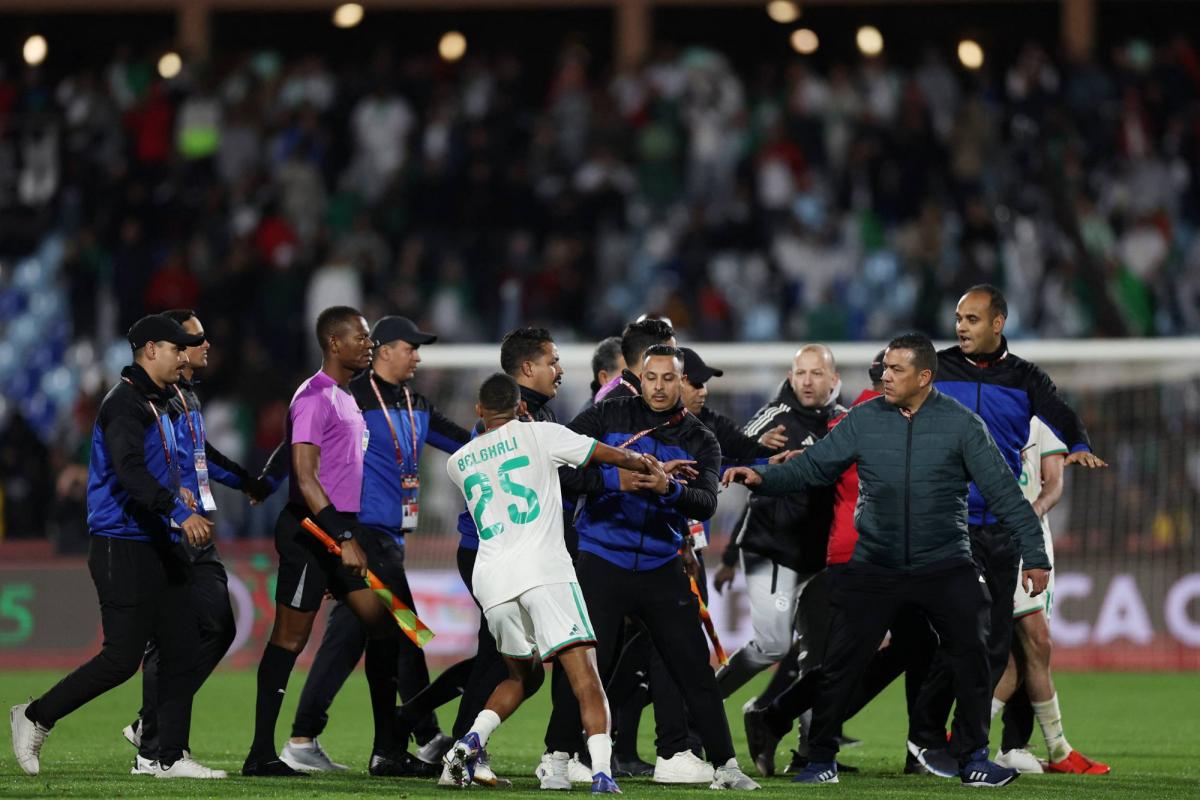 Après les incidents d'après-match entre l'Algérie et le Nigeria, la CAF ouvre une enquête - L'Équipe