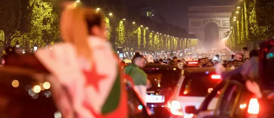 Paris : Craignant des incidents après la défaite de l'Algérie ce soir dans la CAN, la Préfecture de police interdit les rassemblements sur les Champs-Elysées et dans une grande partie du 8e arrondissement