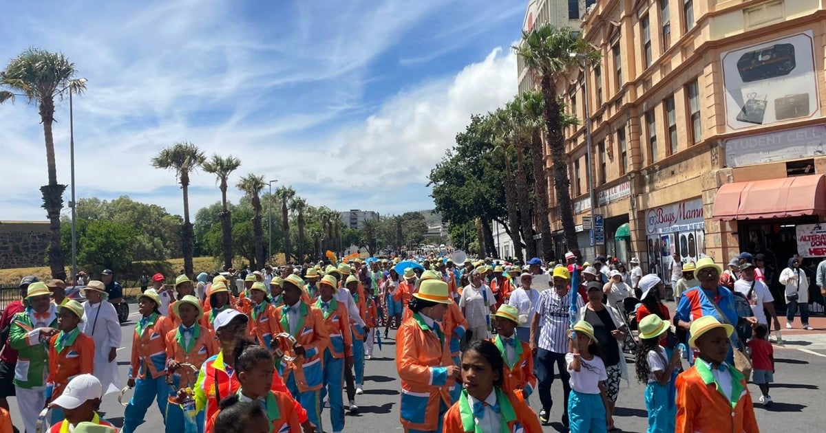 Cape minstrels march in the city centre