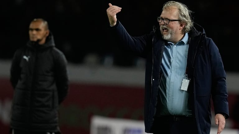 Mali's head coach Tom Saintfiet reacts during the Africa Cup...