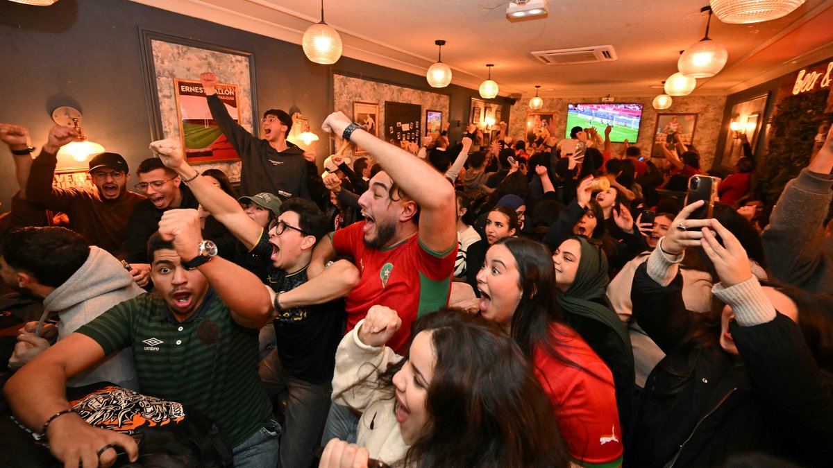 "On est comme au pays" : la communauté marocaine de Toulouse réunie pour célébrer la qualification de leur équipe en quarts de finale