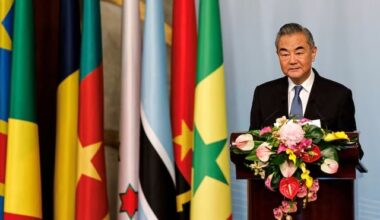 China's top diplomat meets Ethiopian PM, pledges deeper cooperation