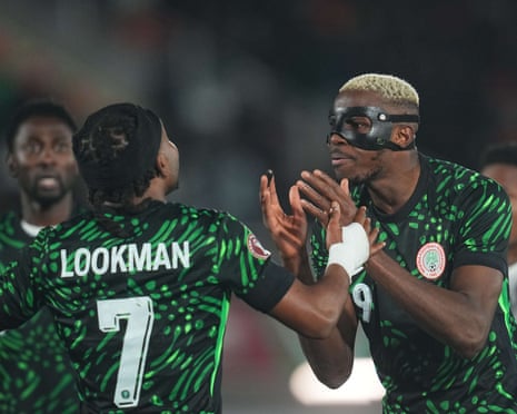Victor Osimhen argues with Ademola Lookman during Nigeria's victory against Mozambique