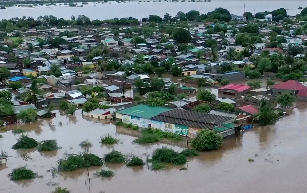 Southern Africa floods: Death toll exceeds 100