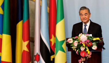 China's top diplomat meets Ethiopian PM, pledges deeper cooperation