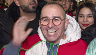 l'immense joie des supporters du Maroc après la victoire en huitième contre la Tanzanie