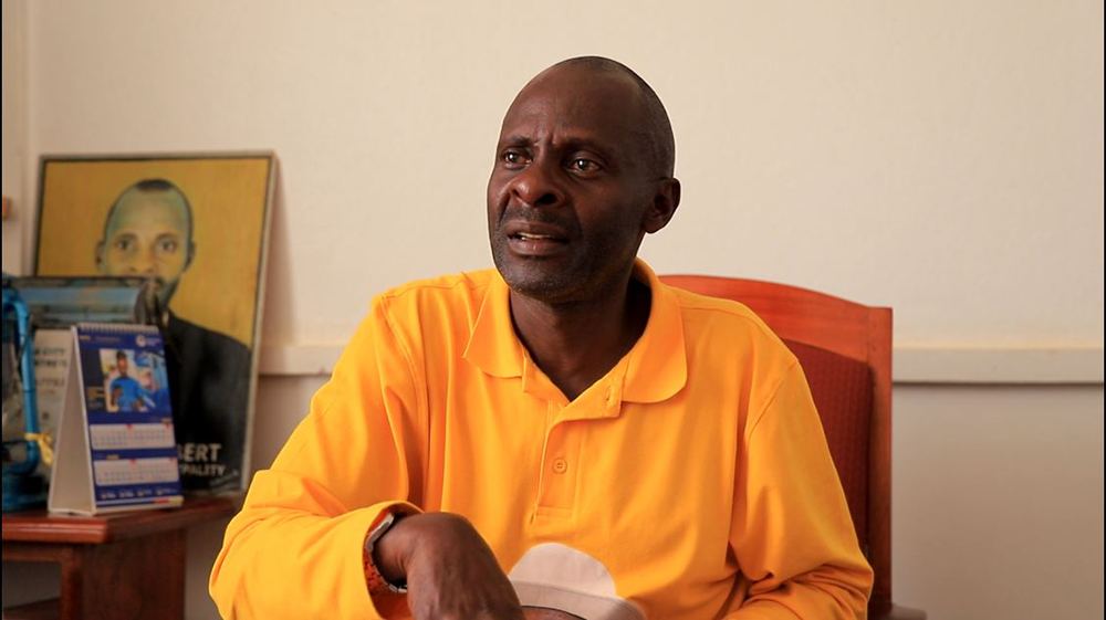 Mayor Robert Mugabe Kakyebezi.