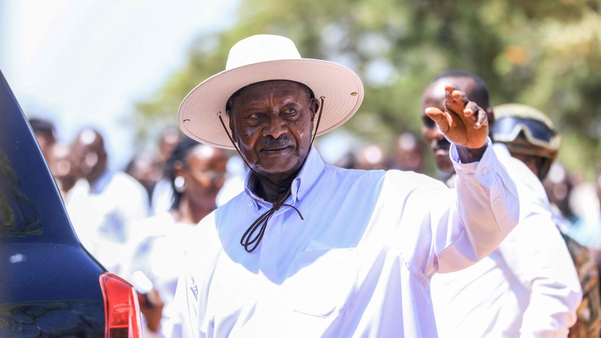 Museveni claims big early poll lead as Uganda opposition cries foul