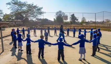 Spotlight on basic education completion and foundational learning: Zimbabwe
