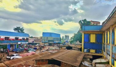 Centrafrique: le marché central de Bangui tombe en ruines - Reportage Afrique