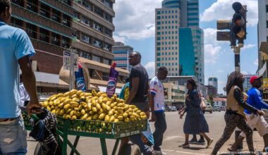 Is Zimbabwe gambling with foreign investors' confidence? – DW – 12/26/2025