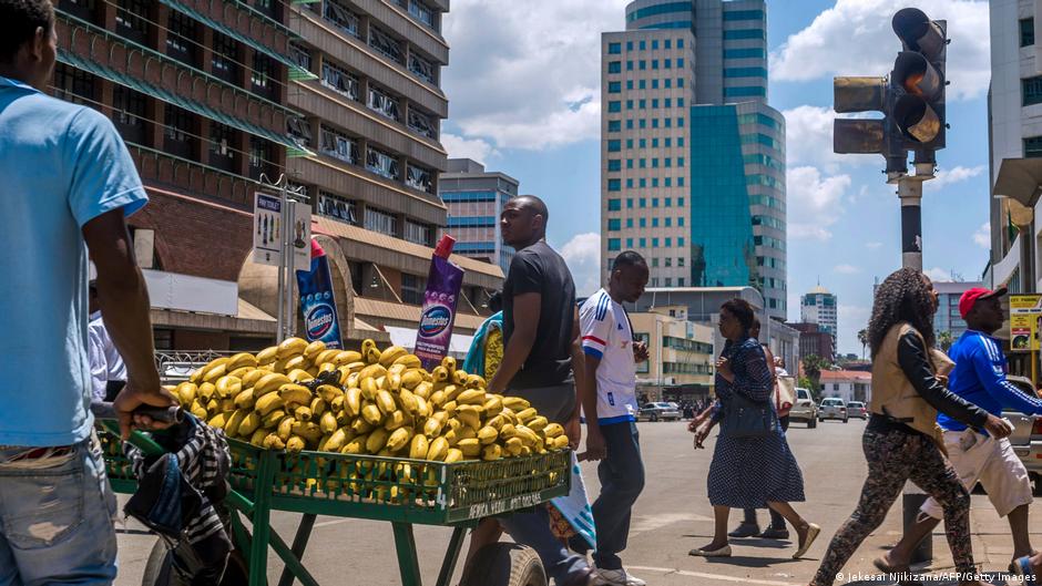 Is Zimbabwe gambling with foreign investors' confidence? – DW – 12/26/2025