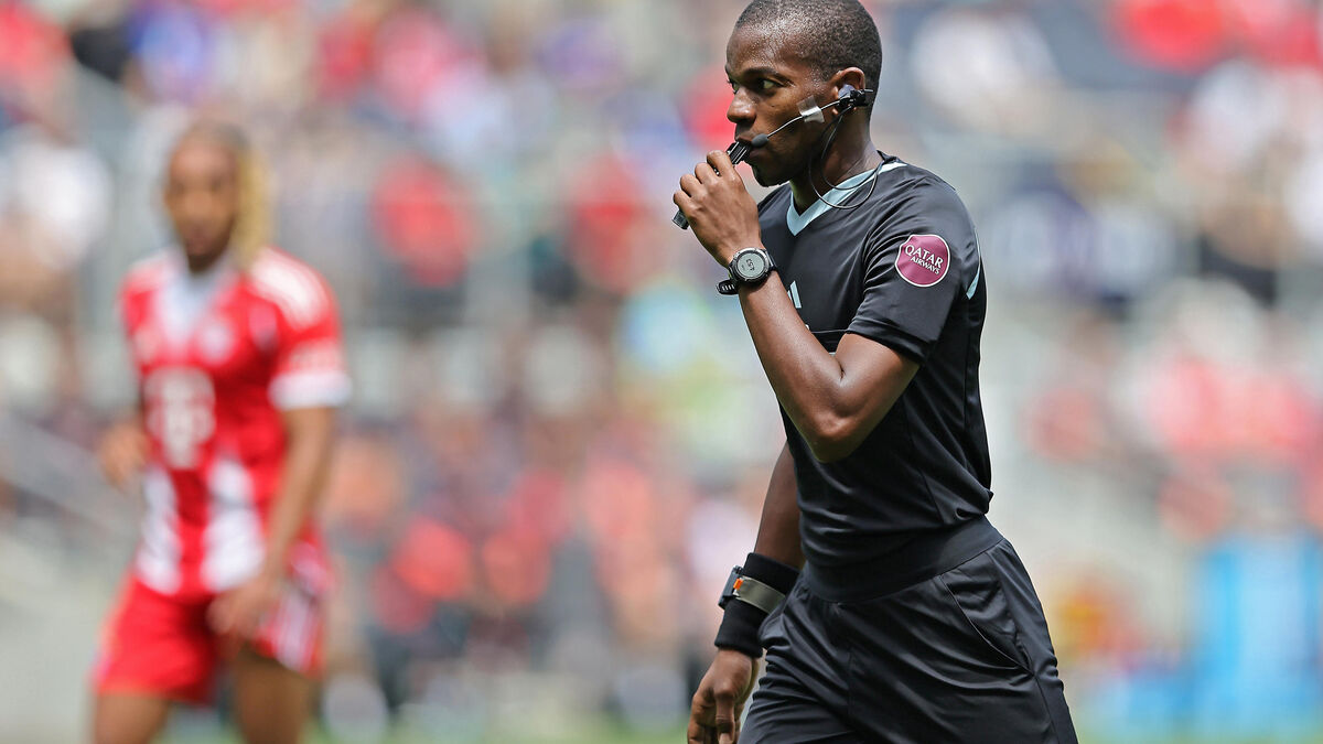 Algérie-Nigeria : qui est Issa Sy, l’arbitre du quart de finale de la CAN 2025 ?