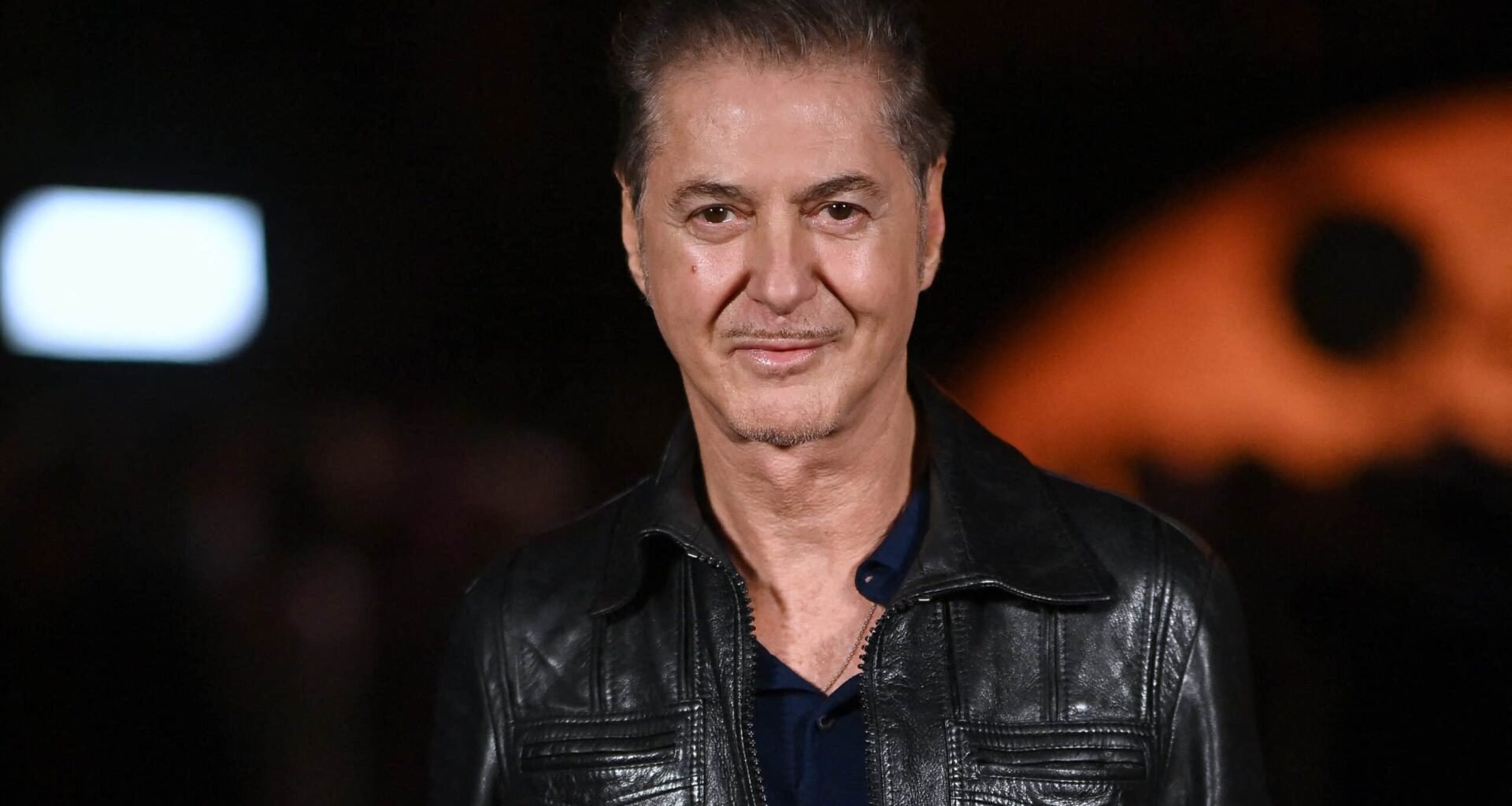 Étienne Daho : son enfance traumatique en Algérie, pendant la guerre : entre "bombes" et "cadavres"