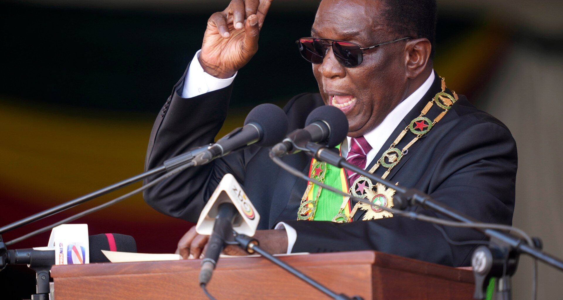 Is Zimbabwe wooing Donald Trump by paying white farmers and ending tariffs? | Trade War News