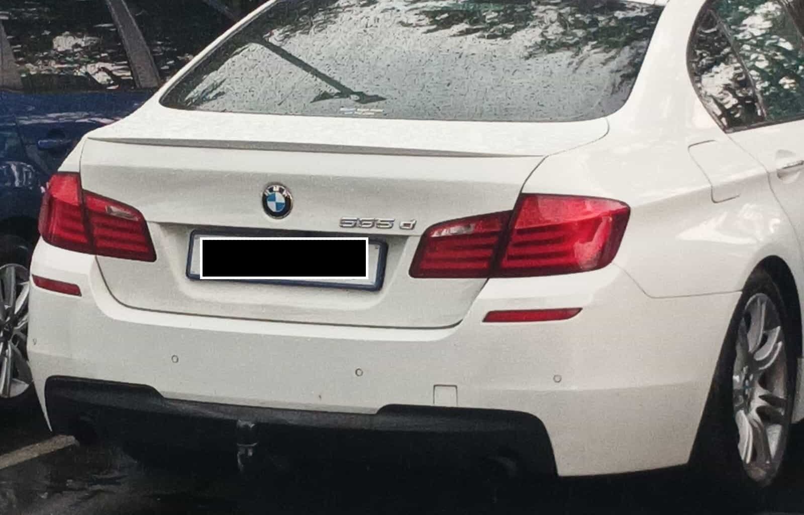 Blood stains found at home after woman discovered stabbed in Brackenhurst