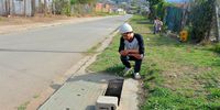 Lyndon Godola, who retrieved the little girl's body from an open drain in Grootboom Street, Greenfields, Kariega points out the drain where the incident happened. (Photo: Deon Ferreira)