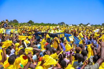 Museveni Promises New Roads to Decongest Kampala, Warns Against PDM Mismanagement