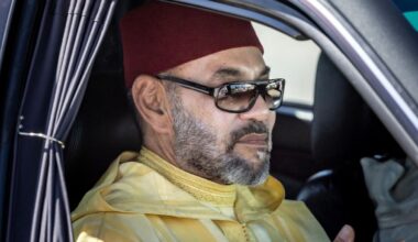 Le roi du Maroc, Mohammed VI, souffre de douleurs au dos nécessitant du repos