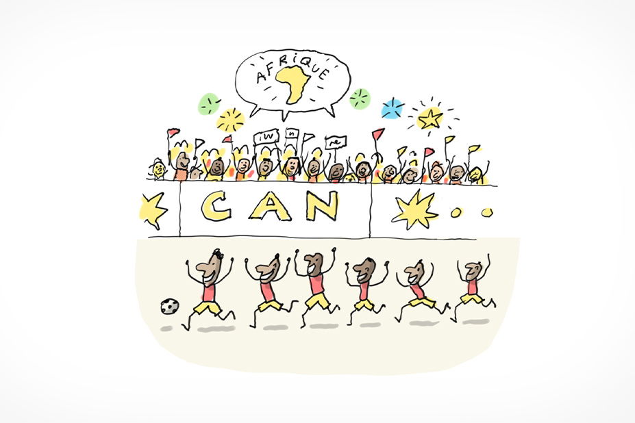 Dans un stade de foot, des joueurs d'équipes africaines saluent les supporters dans les gradins. Les supporters crient tous ensemble "Afrique".