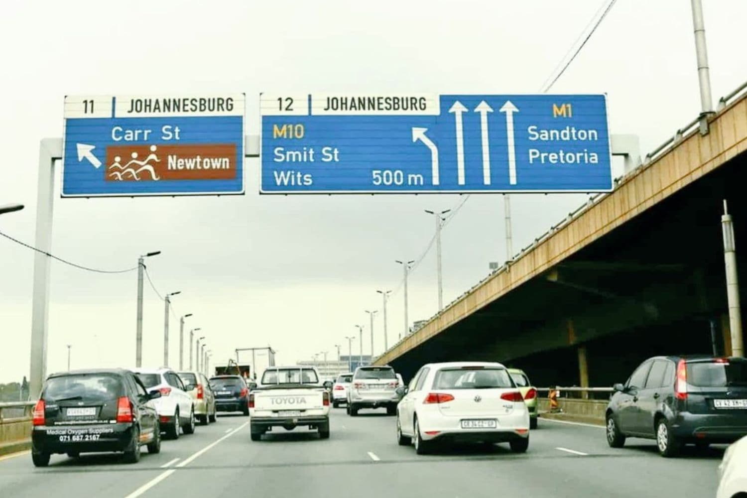 M1 Highway completely closed after horrific multi-vehicle accident