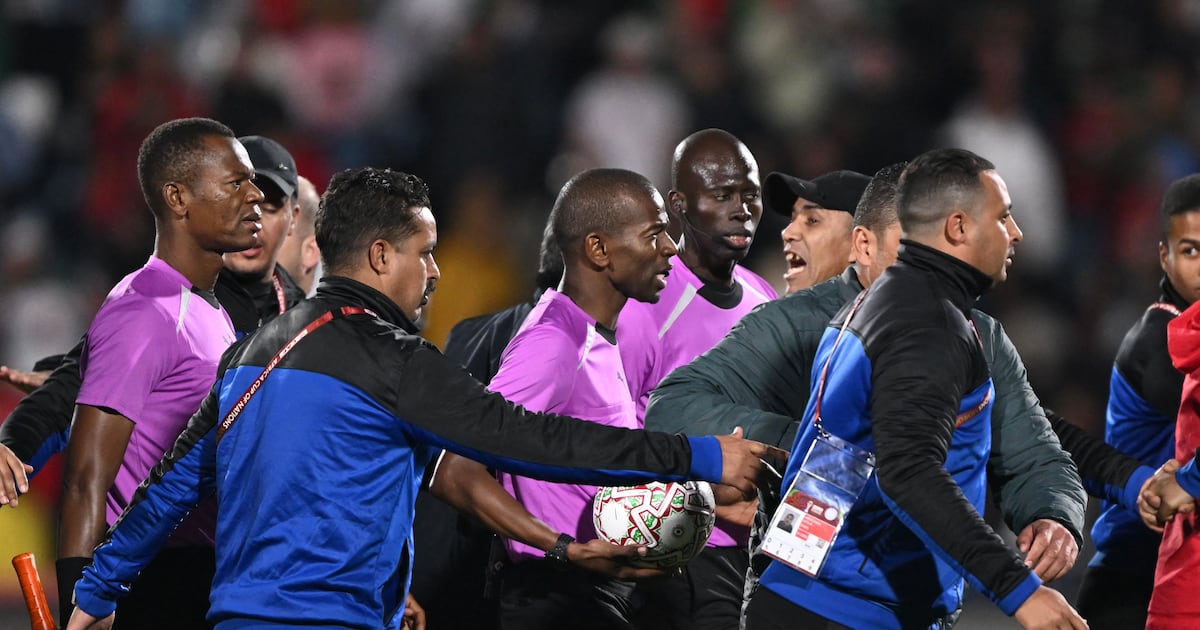 CAN 2025: la CAF enquête sur les graves incidents survenus après Algérie–Nigeria