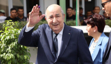 Le président algérien appelle les jeunes ressortissants en « situation de précarité et irrégulière » à revenir en Algérie