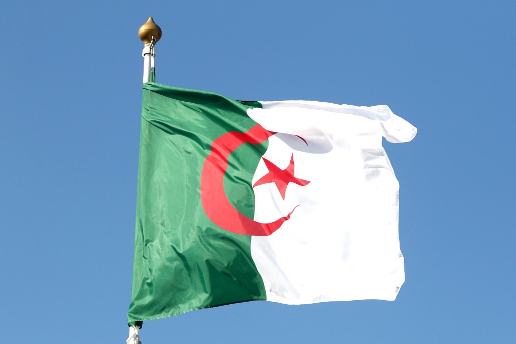 Abdelmadjid Tebboune a annoncé une mesure de régularisation des ressortissants algériens en situation "irrégulière et de précarité". Photo d'illustration © SOPA Images/SIPA