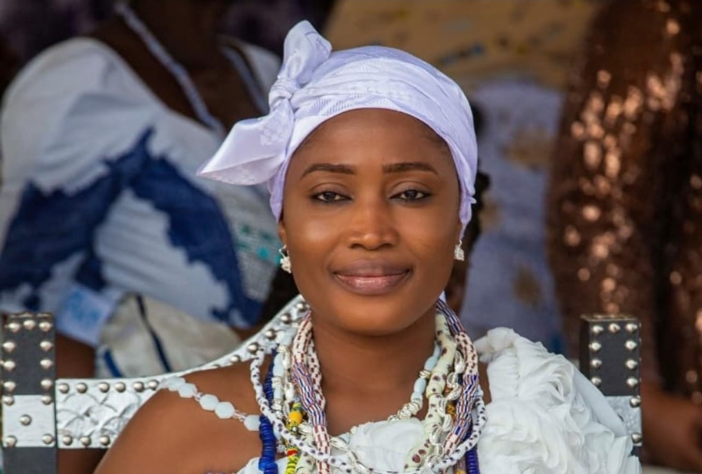 Queen Mother cautions girls against drug abuse 