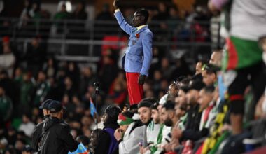 Algérie-RD Congo : chambré par Mohamed Amoura, le supporter immobile des Léopards s’est effondré sur le but des Fennecs