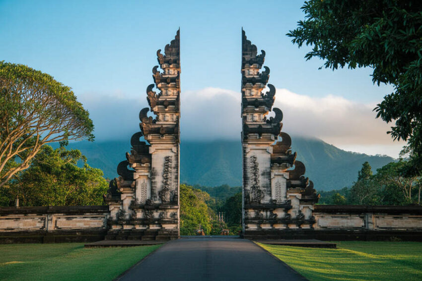 Mexico Unites With Germany, South Africa, Thailand, France, Italy, China, And More,
Indonesia Implements Tough Fines, Visitor Caps, And Financial Verification To Ensure Sustainable Tourism,