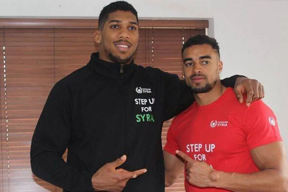 Anthony Joshua with Latif Ayodele (X)