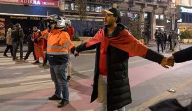 des parents en « gilets jaunes » pour éviter les débordements après le match du Maroc