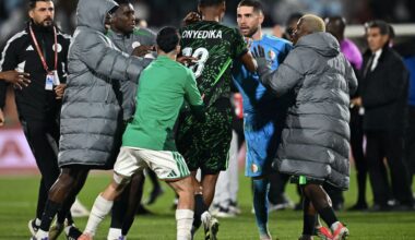 violences, débordements... la situation dégénère après le coup de sifflet final