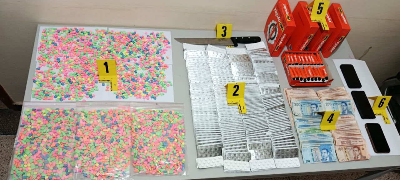 La DGSN épaulée par la DGST saisit 12 090 comprimés et interpelle trois suspects à Biougra