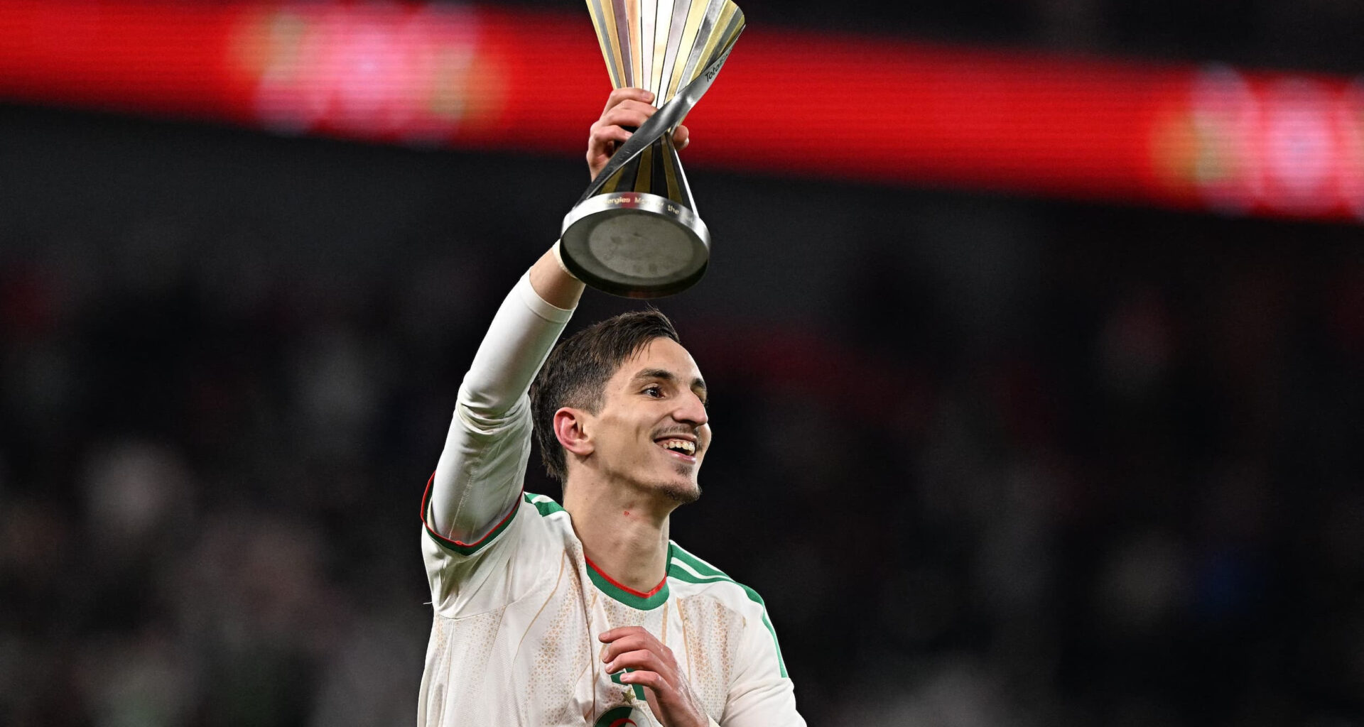 © AFP / Gabriel Bouys - L'attaquant algérien Adil Boulbina a offert la victoire à l'Algérie en huitièmes de finale de la Coupe d'Afrique des Nations (CAN) et remporté le trophée de meilleur joueur du match.