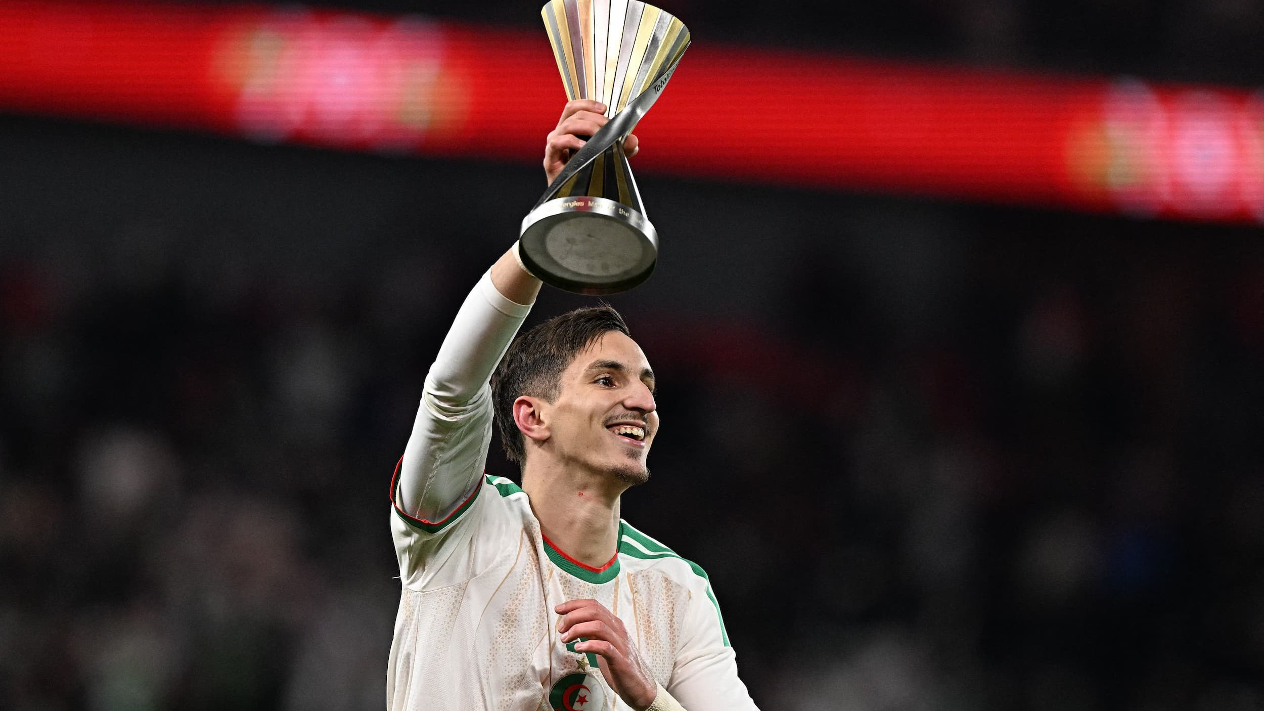 © AFP / Gabriel Bouys - L'attaquant algérien Adil Boulbina a offert la victoire à l'Algérie en huitièmes de finale de la Coupe d'Afrique des Nations (CAN) et remporté le trophée de meilleur joueur du match.