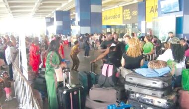 Members of the Alpha Kappa Alpha Sorority, Incorporated during their arrival to Ghana