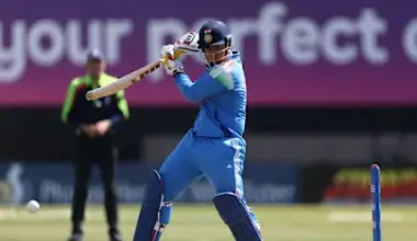 star-sports-on-dark-background