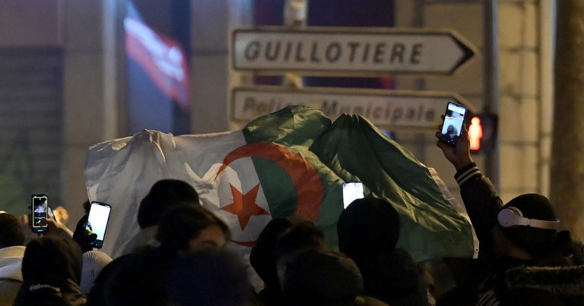 victoire de l’Algérie dans les dernières minutes face au Congo, 500 supporters en liesse à la Guillotière