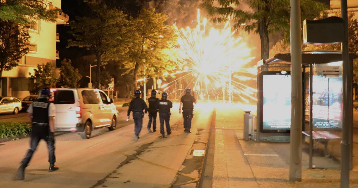 le préfet interdit les artifices à l’occasion des matchs de football