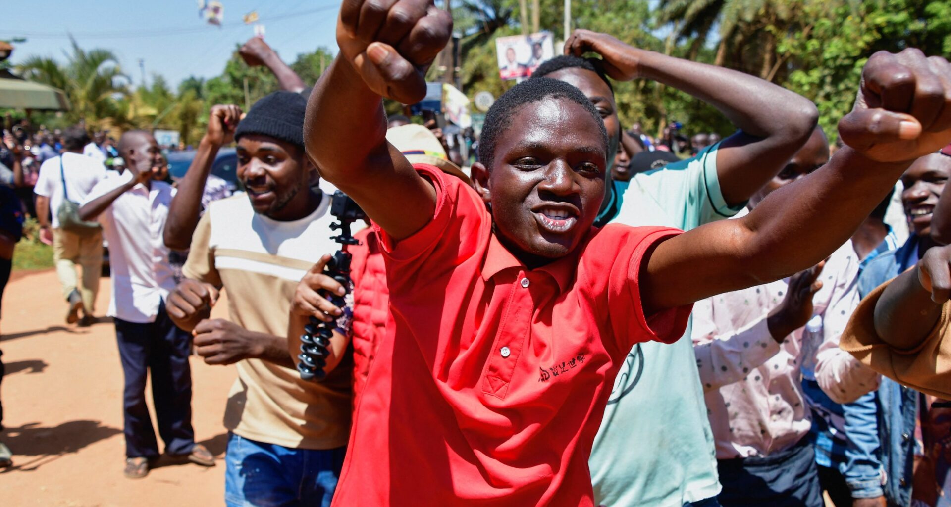 Uganda: hollow election extends four-decade rule