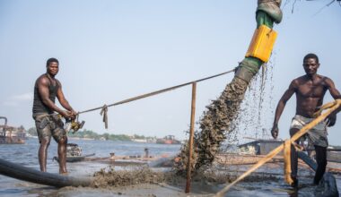 Photos of Nigerian sand dredgers reshaping Lagos’ coastline, one bucket at a time