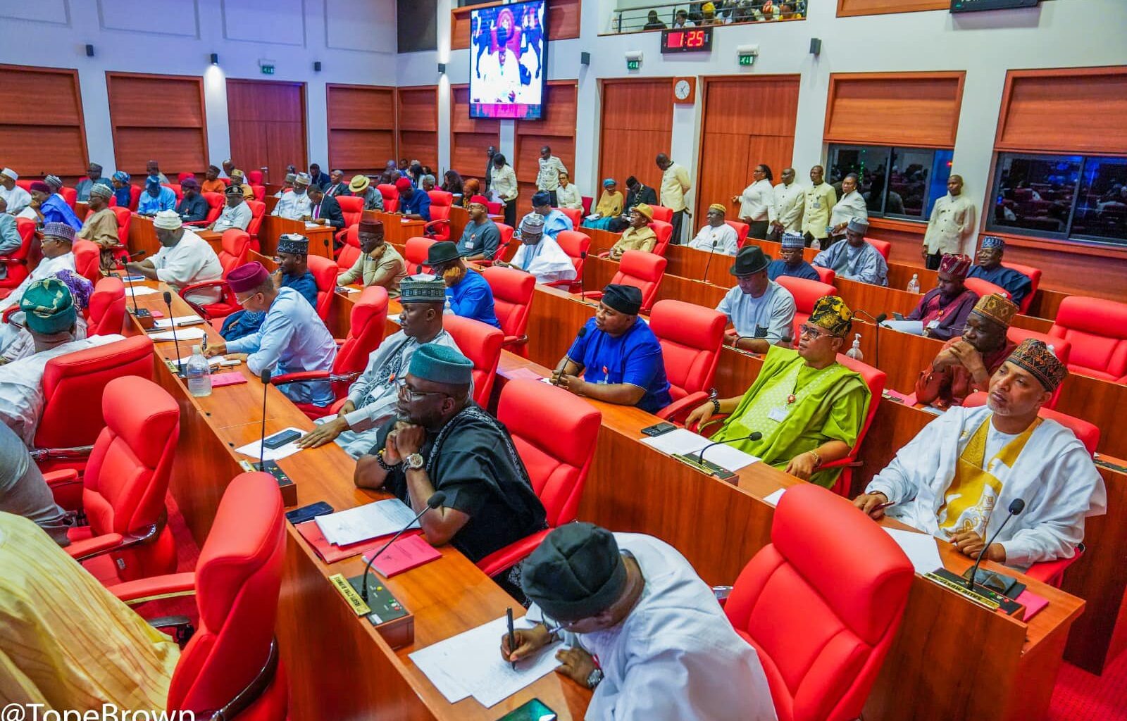 Nigerian lawmakers reject electronic transmission of results, approve stiffer penalties for vote buying