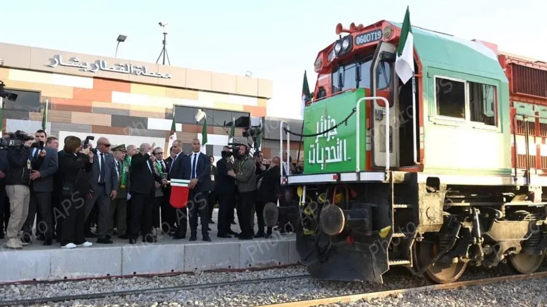 inauguration d’une ligne ferroviaire de 1000 km entre Gara Djebilet et Béchar !