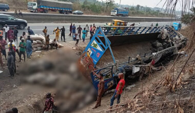 Six Dead, 23 Injured In Lagos–Ibadan Expressway Crash • Channels Television