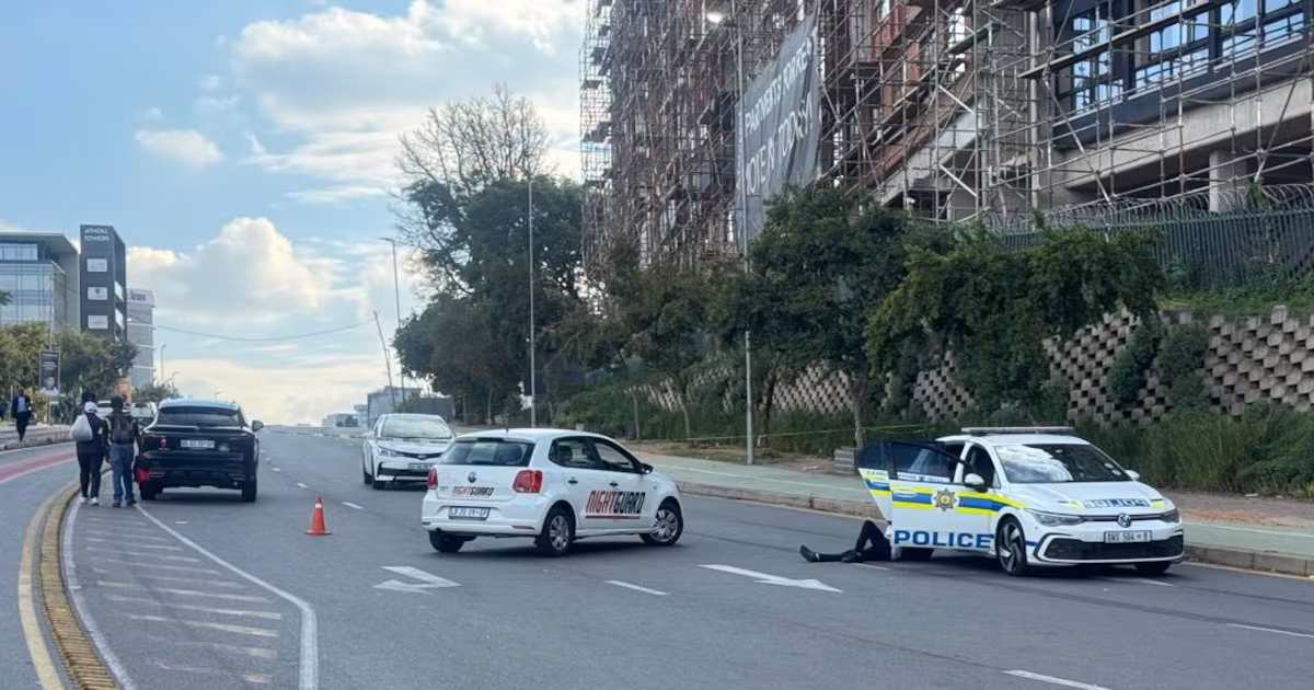 Dramatic scenes in Sandton as cops intercept alleged robbers