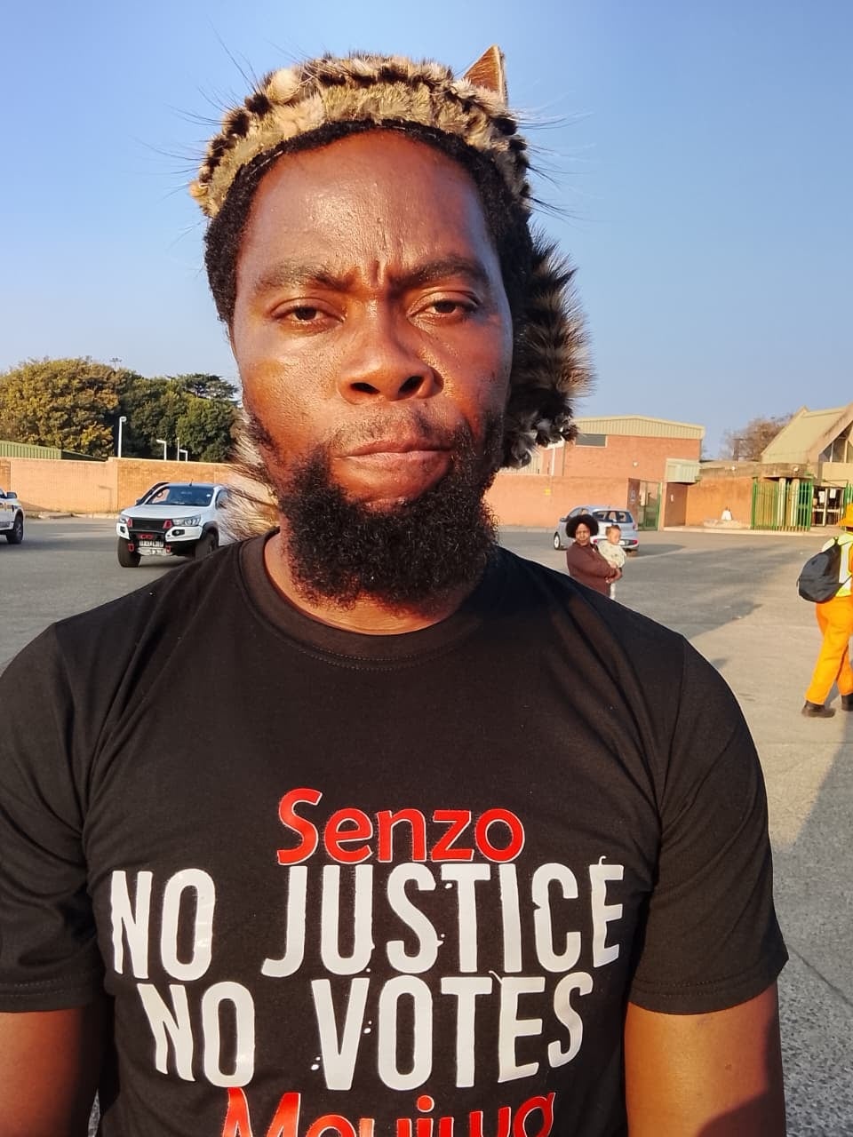 Nkosikhona “Phakelumthakathi” Ndabandaba reacts to alleged meeting of foreign business owners at Vosloorus police station. d