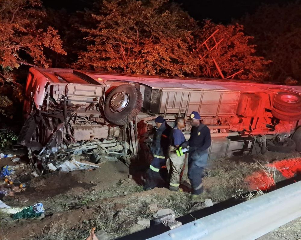Bus carrying Malawians to repatriation camp crashes, driver killed