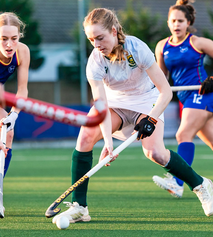 A determined Kayla de Waal was also on target in the final quarter, for the South African Women to go 2-nil up in the four-test series.
